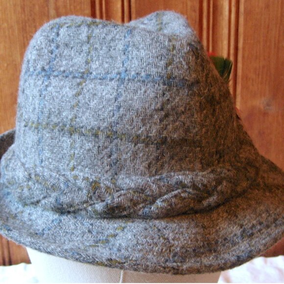 Men's Plaid Trilby Hat with Feathers - Vintage CHAMPS Wool Fedora 21.5" Small - Picture 1 of 6
